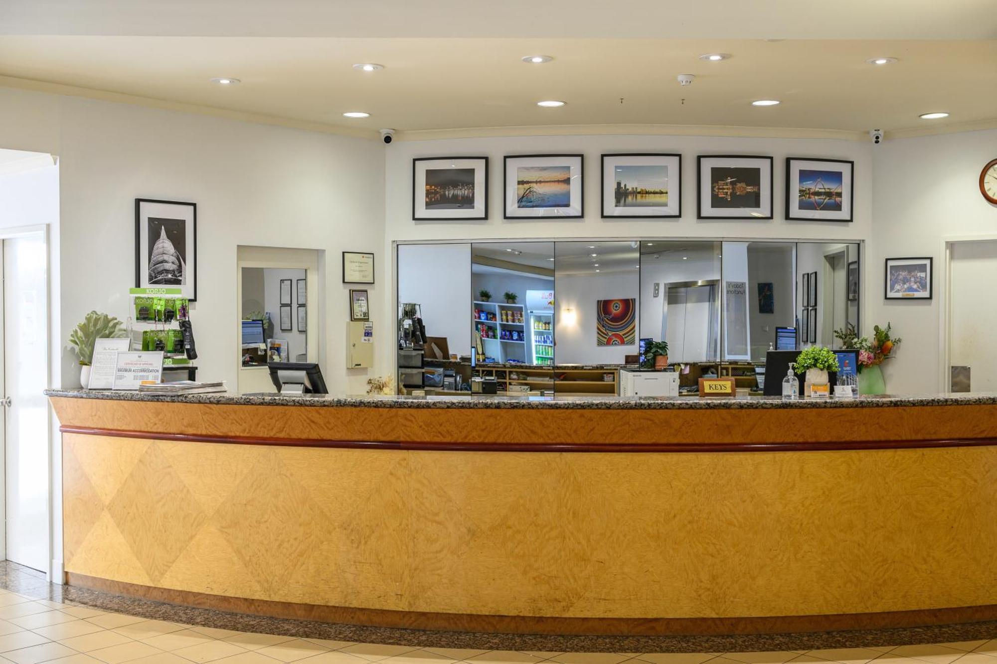 Comfort Inn & Suites Goodearth Perth Exterior foto